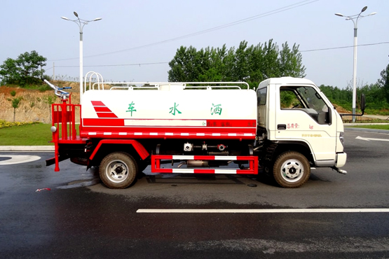 福田3方洒水车